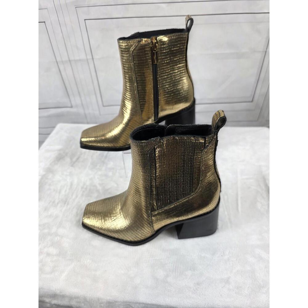 Retro Core Vince Camuto Sojetta Gold Snake Skin Embossed Leather Block Heel 5.5